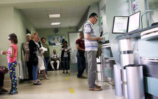 Вправе ли банк отказать в досрочном погашении кредита и потребовать уплаты процентов за весь срок выдачи?